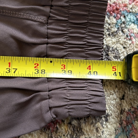 Lululemon joggers purple / mauve light weight - Picture 5 of 6